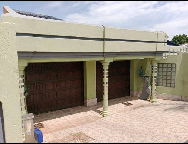 3 BEDROOM HOUSE FOR SALE IN SPRUITVIEW